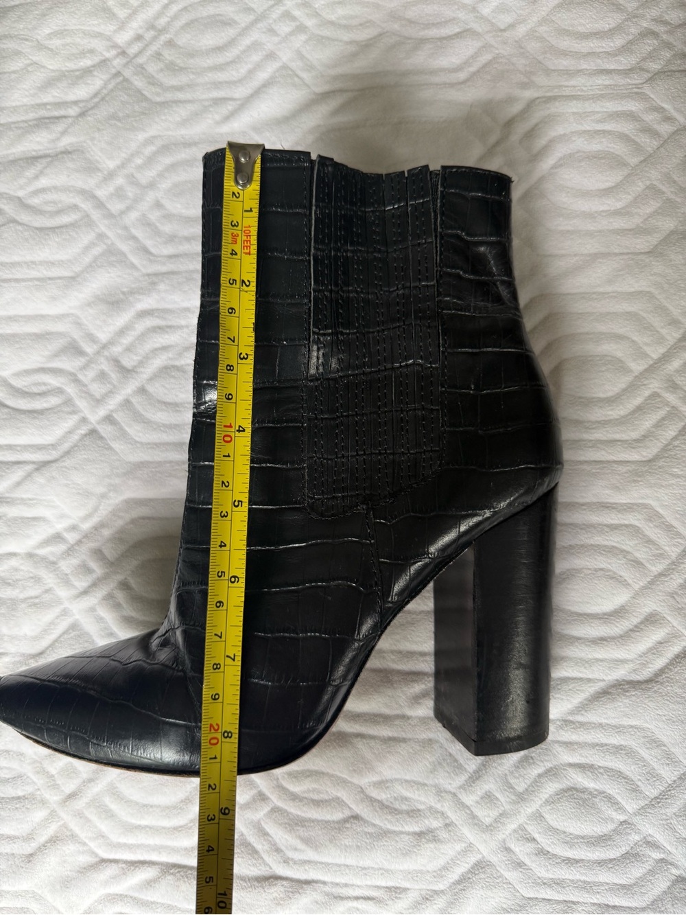 Pour La Victoire Croc-Embossed Leather Ankle Boots